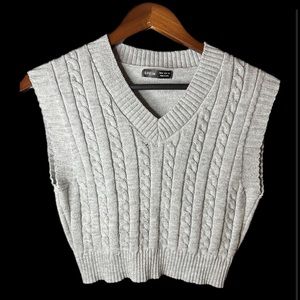 Cropped Cable knit vest